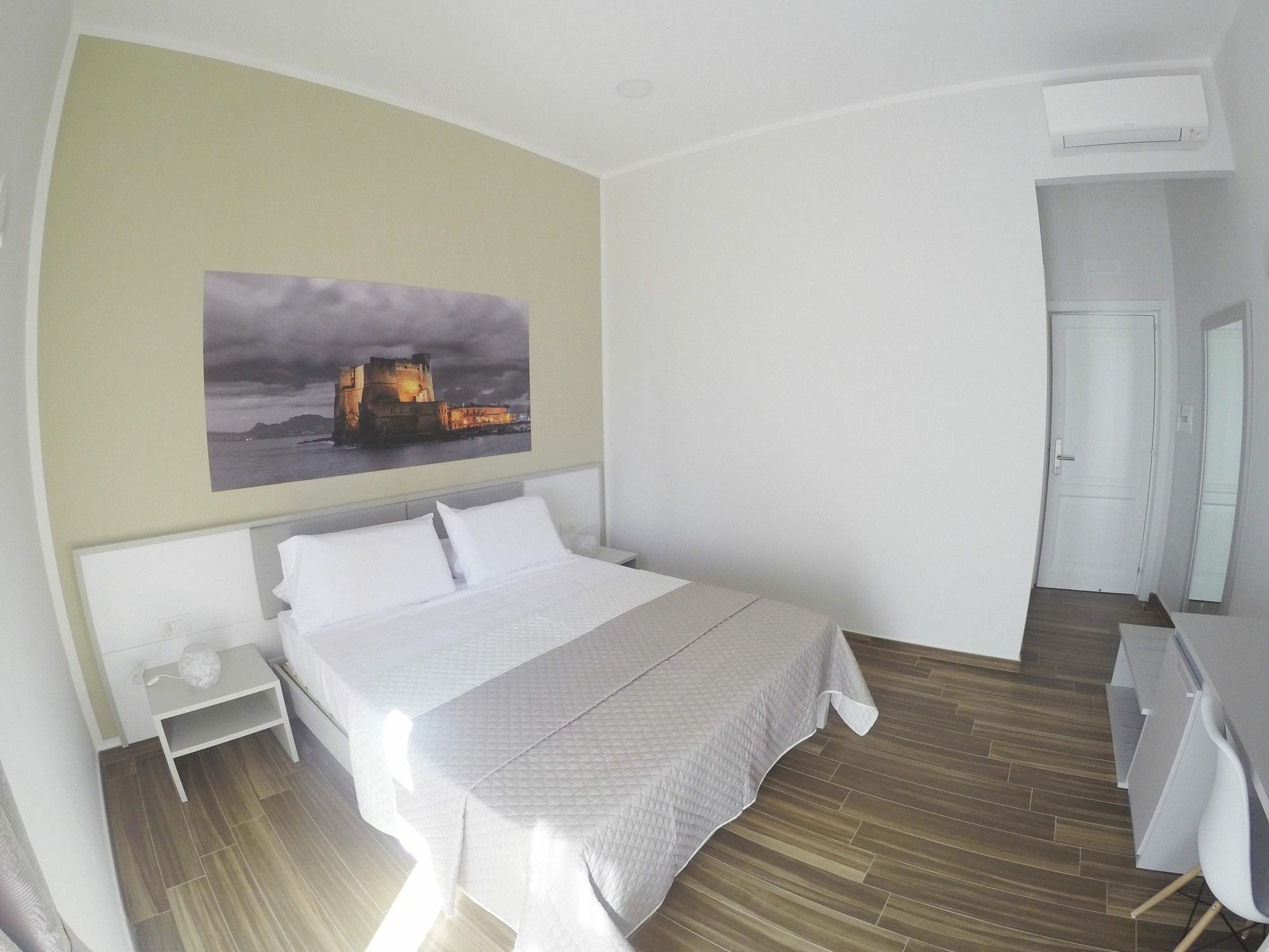 Rooms Stazione Centrale Neapel Exterior foto