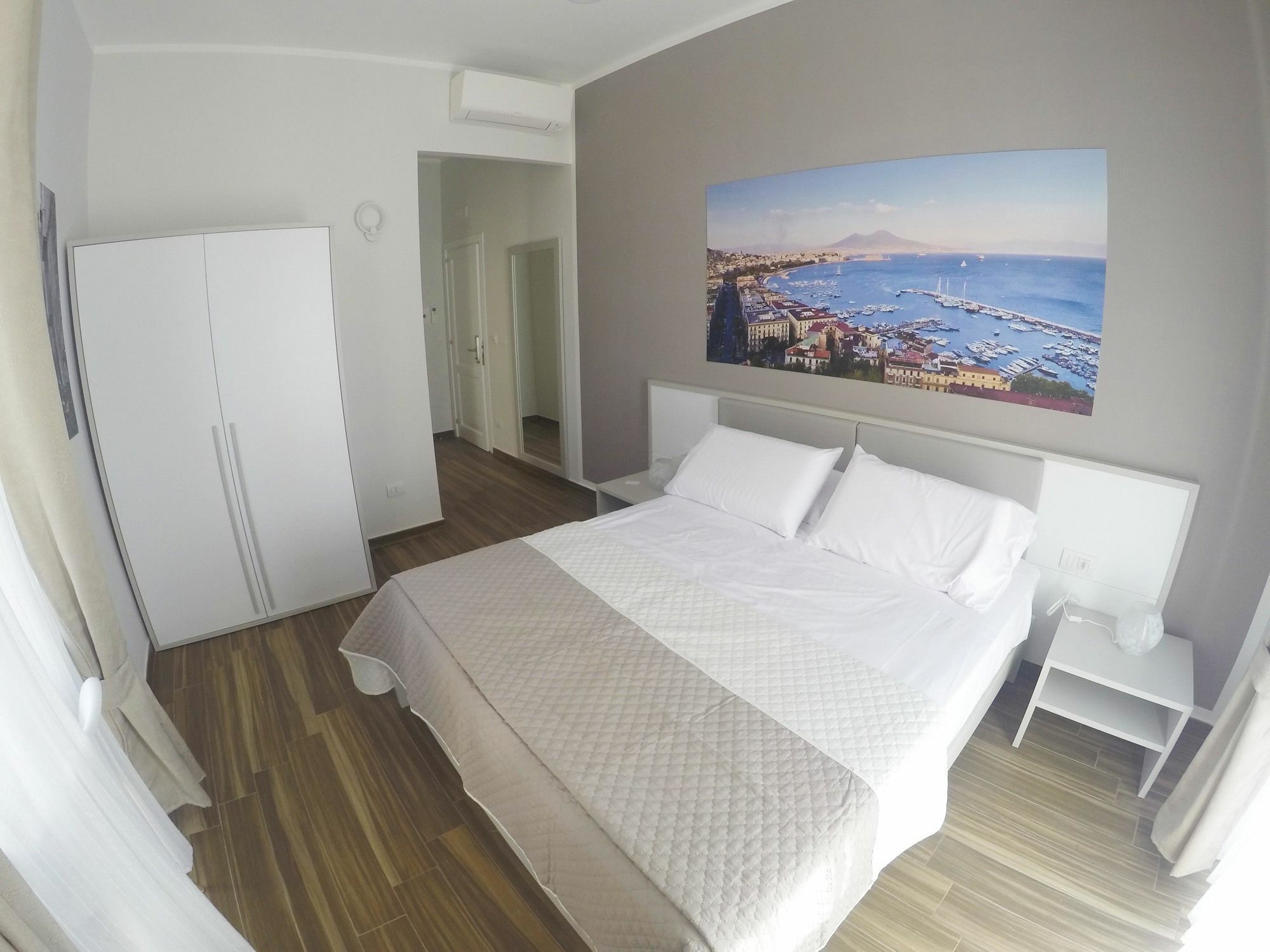 Rooms Stazione Centrale Neapel Exterior foto